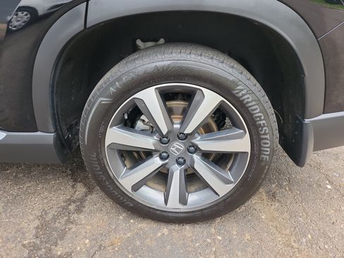 Used 2023 Honda Pilot Touring image 16