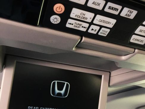 Used 2017 Honda Pilot Elite image 26