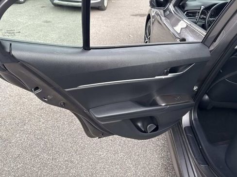 Used 2024 Toyota Camry SE image 16