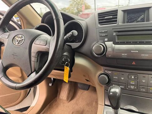 Used 2008 Toyota Highlander Sport FWD image 4