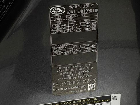 Certified 2025 Land Rover Defender 130 X-Dynamic SE AWD/4WD image 45