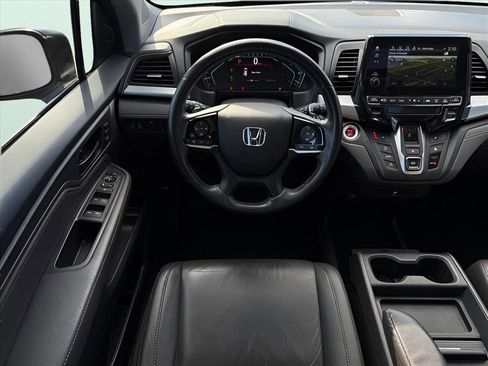Used 2018 Honda Odyssey Touring image 13