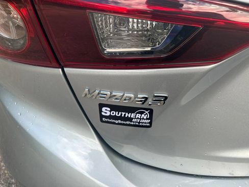 Used 2018 MAZDA MAZDA3 Touring FWD image 10