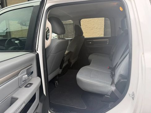 Used 2019 RAM 1500 Classic SLT AWD/4WD image 30