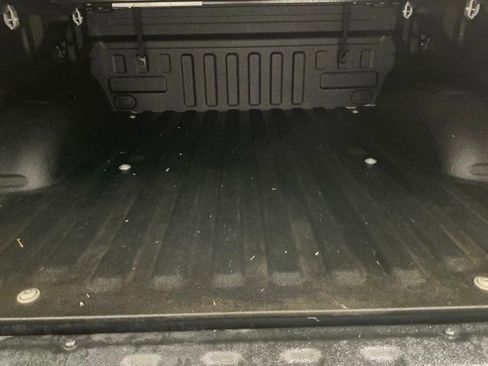 Used 2019 Ford F150 Lariat w/ Equipment Group 502A Luxury AWD/4WD image 18