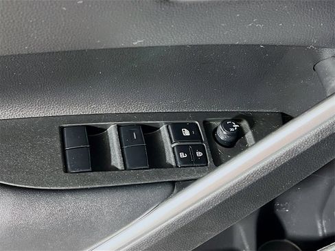 Certified 2023 Toyota Corolla Cross LE w/ Moonroof Package image 17