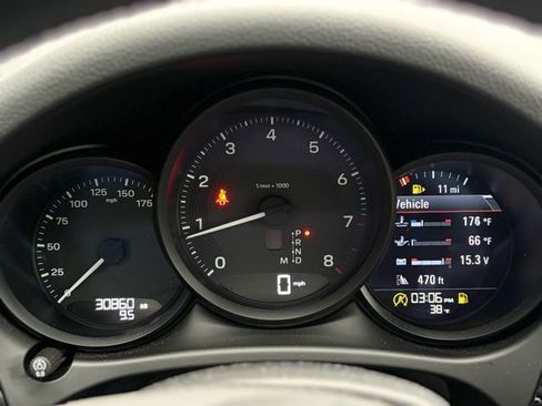 Used 2023 Porsche Macan image 30