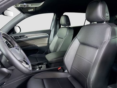 Used 2023 Volkswagen Atlas Cross Sport SE w/ Black Wheel Package image 21