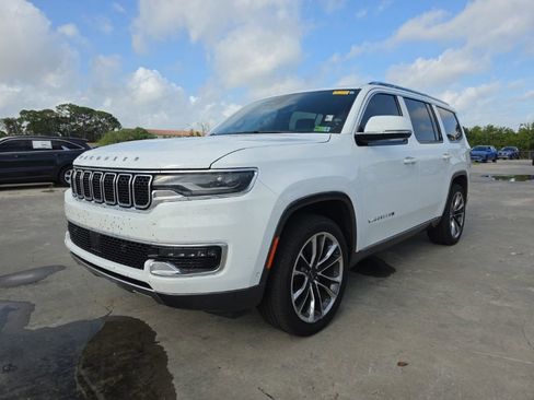 Used 2022 Jeep Wagoneer Series III w/ Premium Group I AWD/4WD image 4