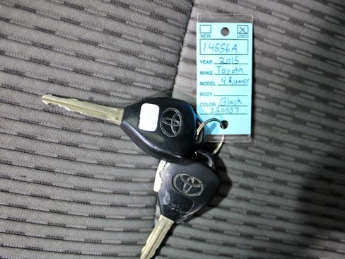 Used 2015 Toyota 4Runner SR5 AWD/4WD image 38