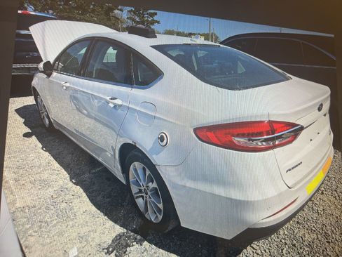 Used 2020 Ford Fusion SE image 4