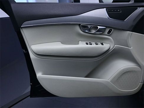 Used 2021 Volvo XC90 T5 Momentum w/ Climate Package image 20