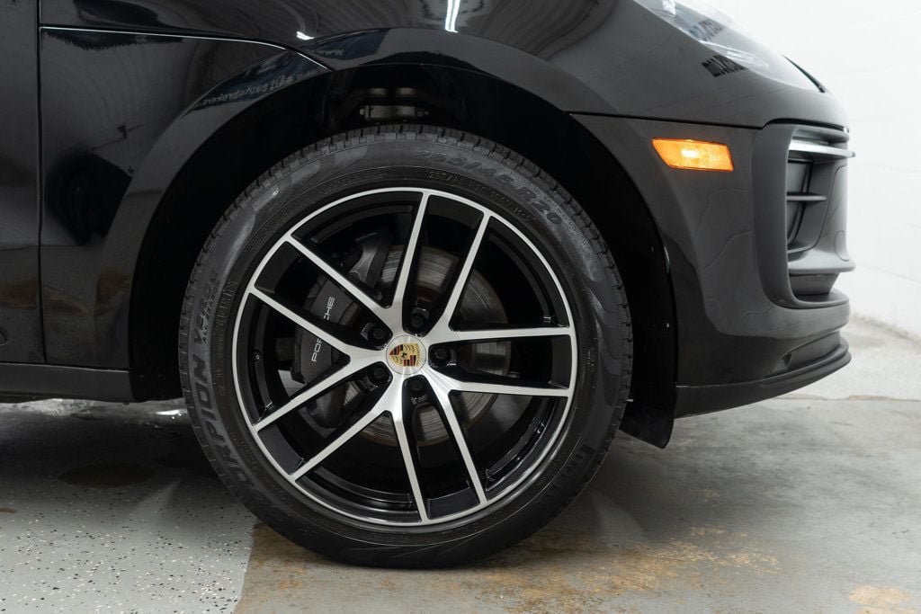 Used 2023 Porsche Macan AWD/4WD image 33