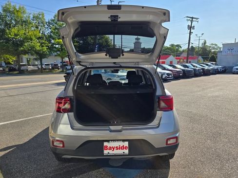 Used 2025 Hyundai Venue SEL FWD image 35