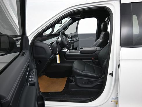 New 2025 Ford Expedition Platinum w/ Stealth Performance Package image 26