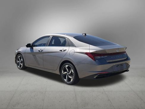 Used 2023 Hyundai Elantra Limited FWD image 4