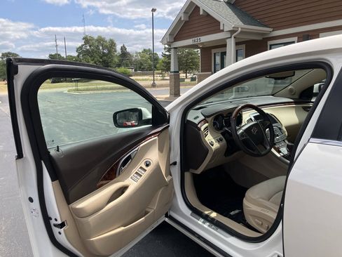 Used 2013 Buick LaCrosse Premium w/ Driver Confidence Package FWD image 9