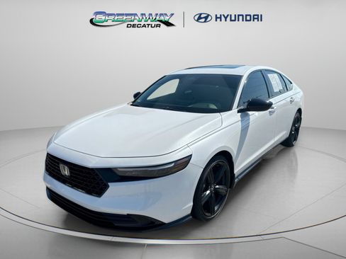 Used 2023 Honda Accord Sport image 4