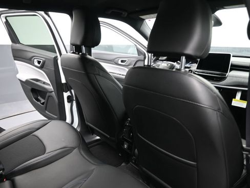 New 2026 Jeep Compass Latitude image 25