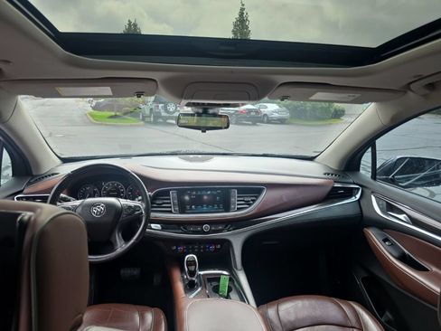 Used 2018 Buick Enclave Avenir w/ Avenir Technology Package AWD/4WD image 33