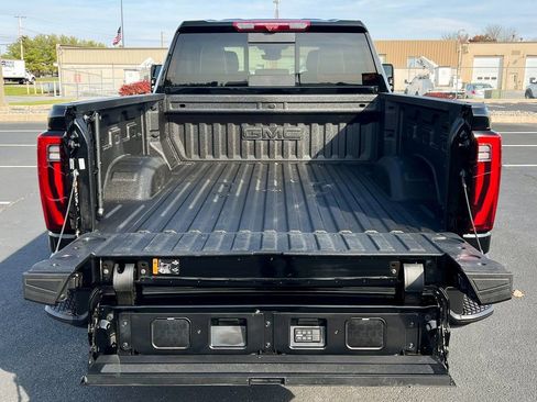 Used 2025 GMC Sierra 3500 Denali Ultimate image 13