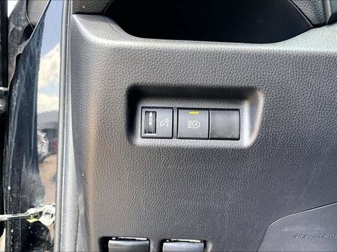 Certified 2025 Toyota RAV4 XLE FWD image 34