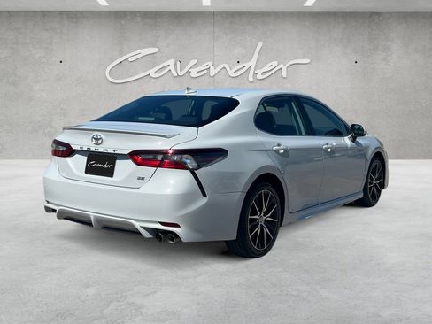 Used 2024 Toyota Camry SE image 16