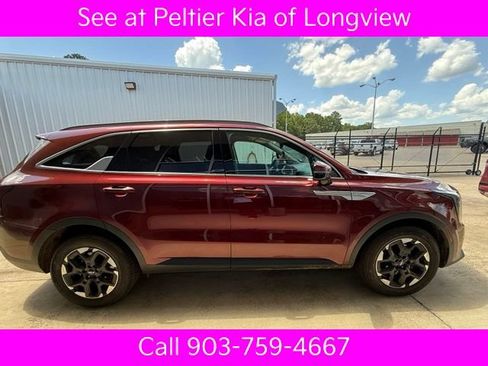 Certified 2025 Kia Sorento S FWD image 5