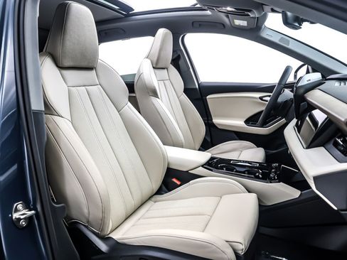 Used 2025 Audi Q6 e-tron Premium Plus w/ Premium Plus image 8