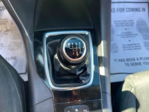 Used 2015 MAZDA MAZDA3 i Sport FWD image 16
