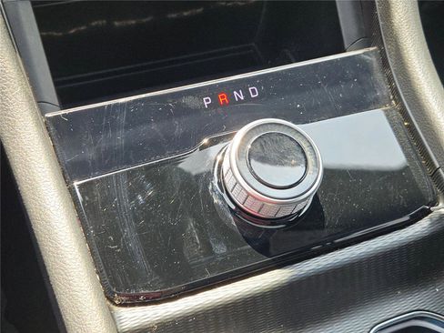 Certified 2024 Jeep Grand Cherokee Laredo X image 32