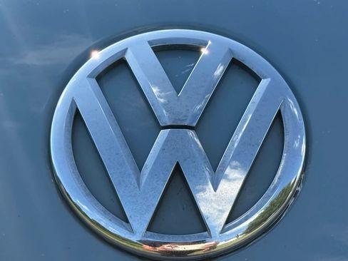 Used 2013 Volkswagen Beetle TDI FWD image 38