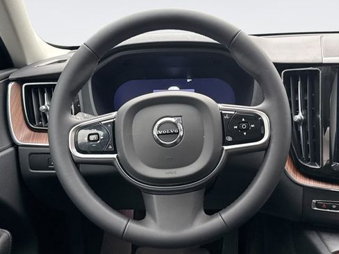 Used 2023 Volvo XC60 B5 Plus w/ Climate Package image 12