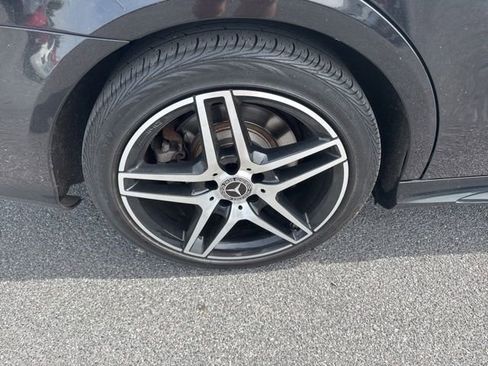 Used 2014 Mercedes-Benz E 550 4MATIC Sedan image 9