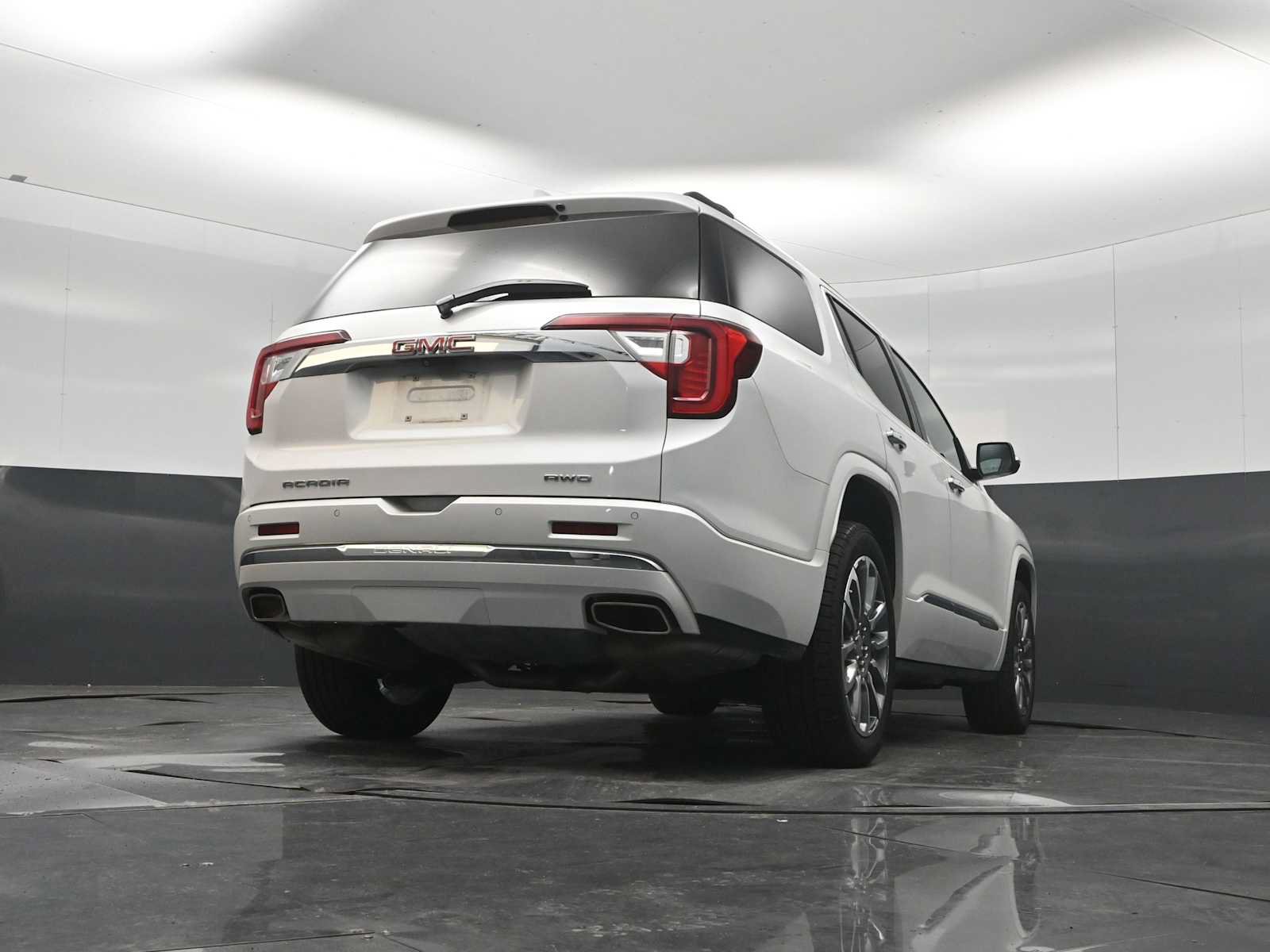 Used 2022 GMC Acadia Denali w/ Denali Ultimate Package AWD/4WD image 19