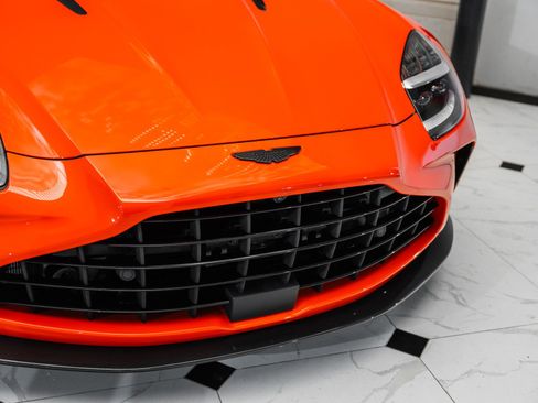 Used 2025 Aston Martin V8 Vantage Coupe image 46