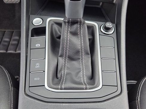 Used 2024 Volkswagen Jetta SE FWD image 18