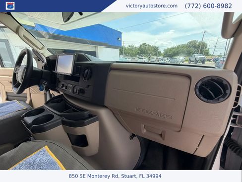 Used 2021 Ford E-450 and Econoline 450 Super Duty w/ Motorhome Prep Package RWD image 19