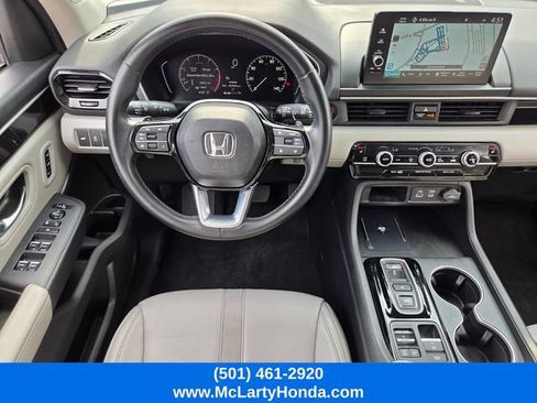 Certified 2025 Honda Pilot Touring image 17
