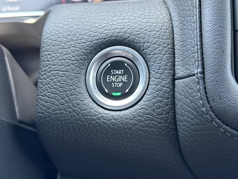 Used 2022 GMC Yukon Denali RWD image 17