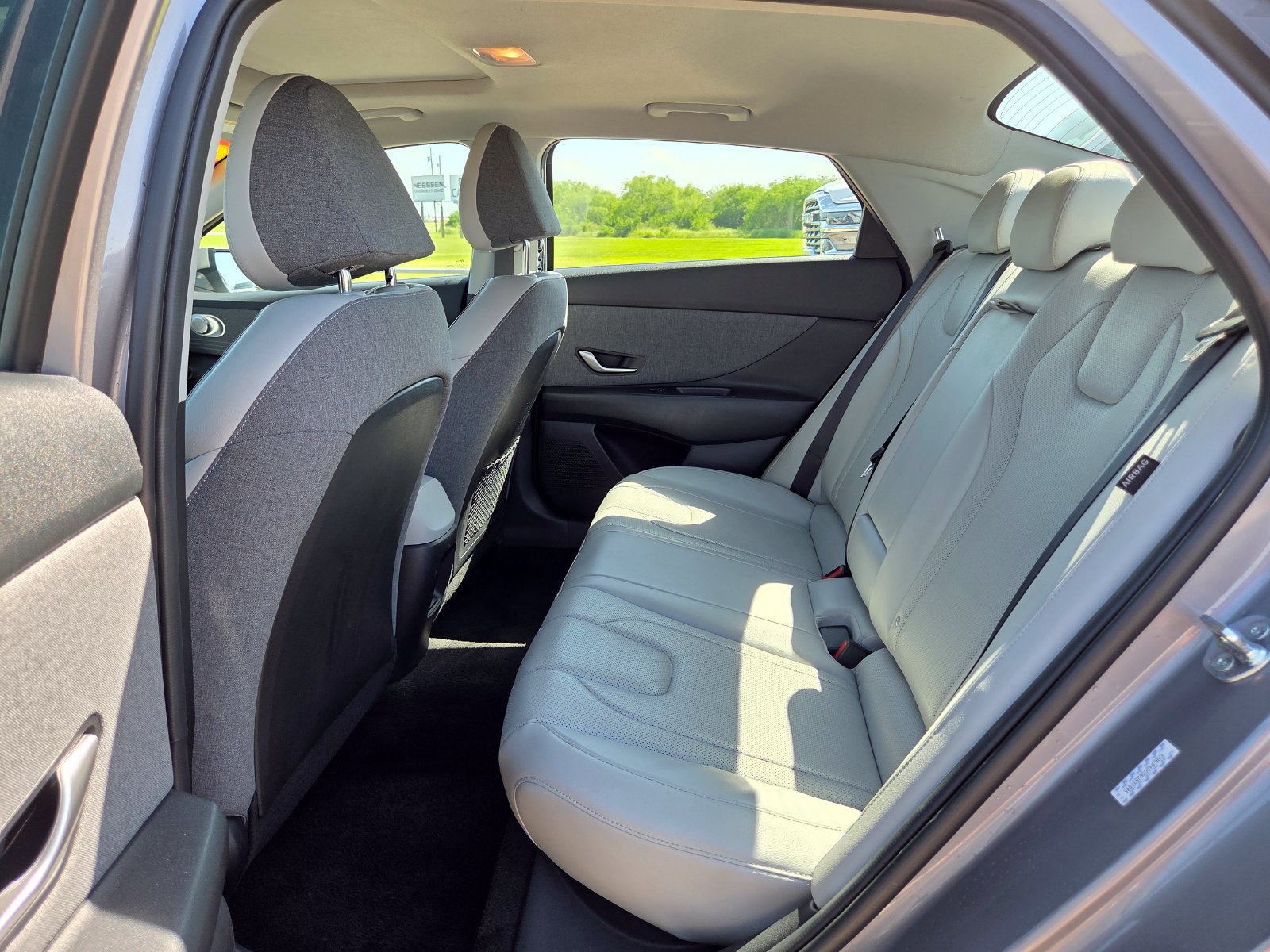 Used 2024 Hyundai Elantra Limited FWD image 14