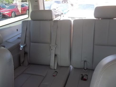 Used 2009 GMC Yukon XL SLT w/ SLT Chrome Edition image 13