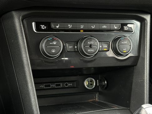 Used 2020 Volkswagen Tiguan SE R-Line FWD image 19