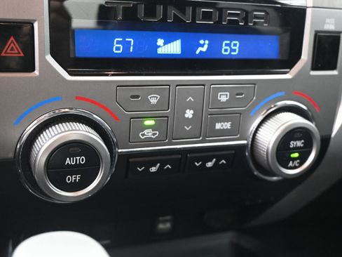 Used 2018 Toyota Tundra Limited w/ Limited Premium Package AWD/4WD image 30