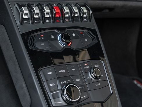 Used 2016 Lamborghini Huracan LP 610-4 image 32