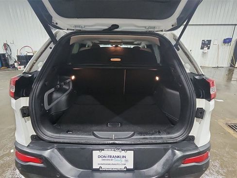 Used 2017 Jeep Cherokee Limited w/ Luxury Group image 27