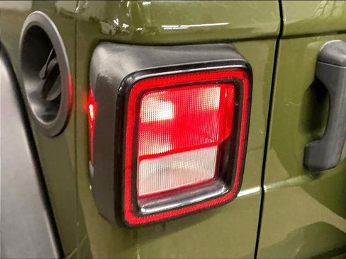 Used 2021 Jeep Wrangler Unlimited Sport image 30