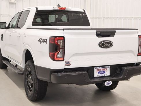 New 2025 Ford Ranger Lariat w/ Black Appearance Package image 6