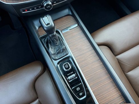 Used 2019 Volvo XC60 T5 Inscription image 26