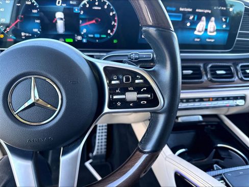 Used 2022 Mercedes-Benz GLS 450 4MATIC image 14